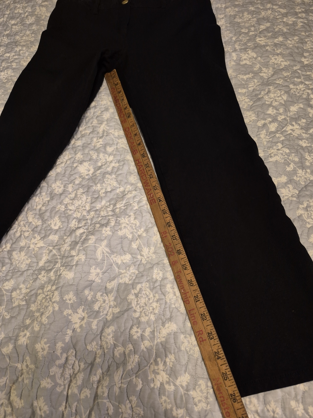 Chico's Black Straight-Leg Jeans with Gold Button Size 0.5 Short - Picture 4 of 4